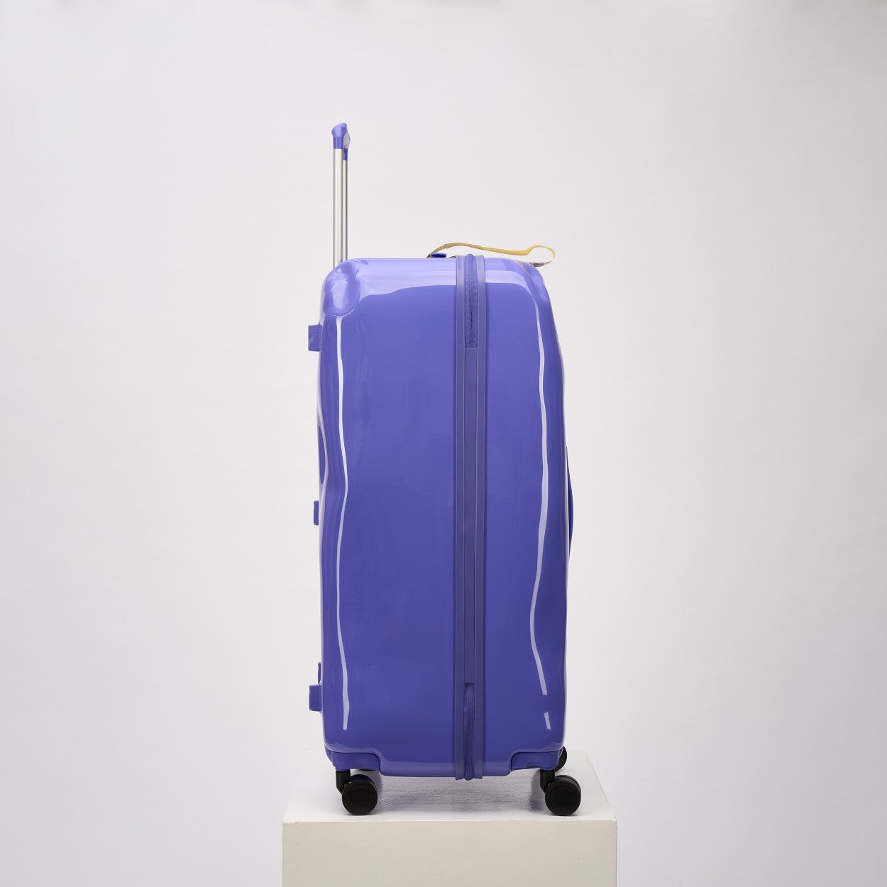 Modern Purple Dented Hardshell Spinner Suitcase for Travel