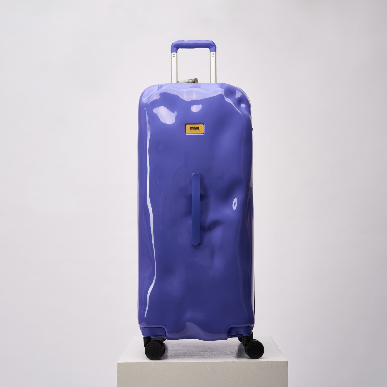 Modern Purple Dented Hardshell Spinner Suitcase for Travel