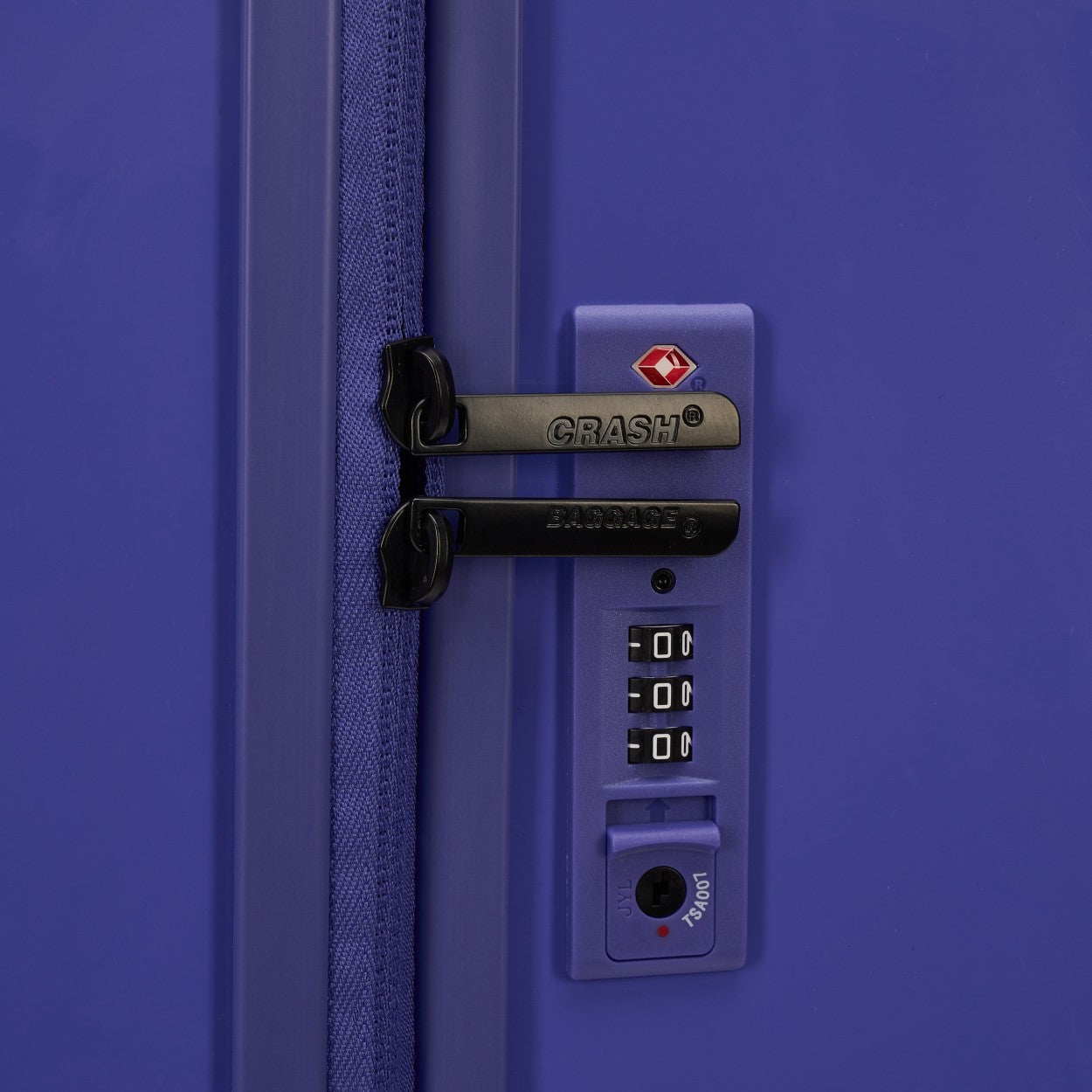 Modern Purple Dented Hardshell Spinner Suitcase for Travel