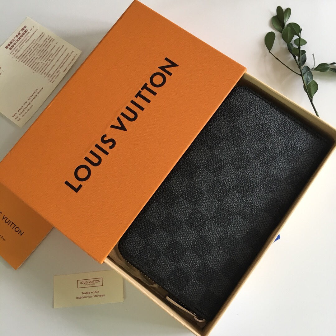 Louis Vuitton Black and Dark Grey Checkerboard Pattern Zippered Clutch Wallet