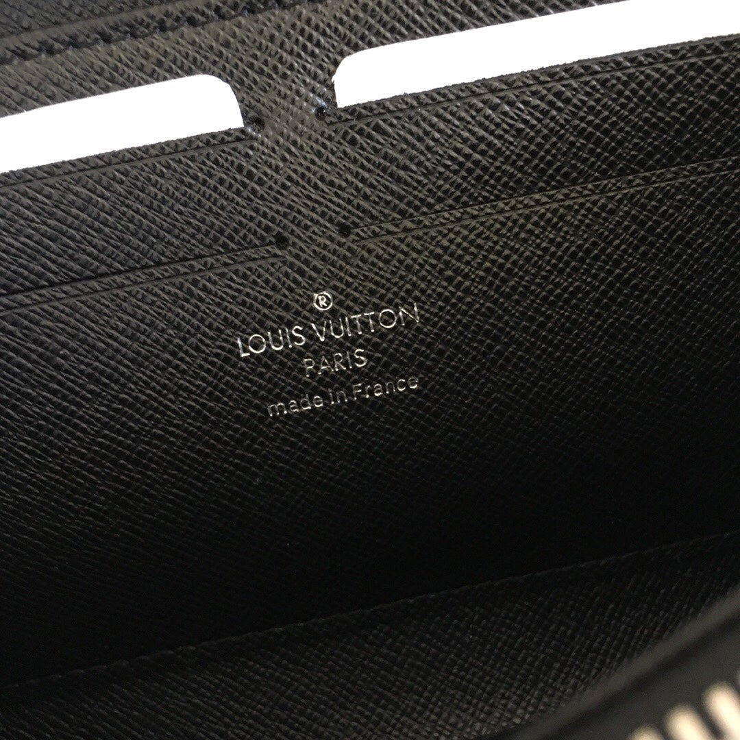 Louis Vuitton Black and Dark Grey Checkerboard Pattern Zippered Clutch Wallet