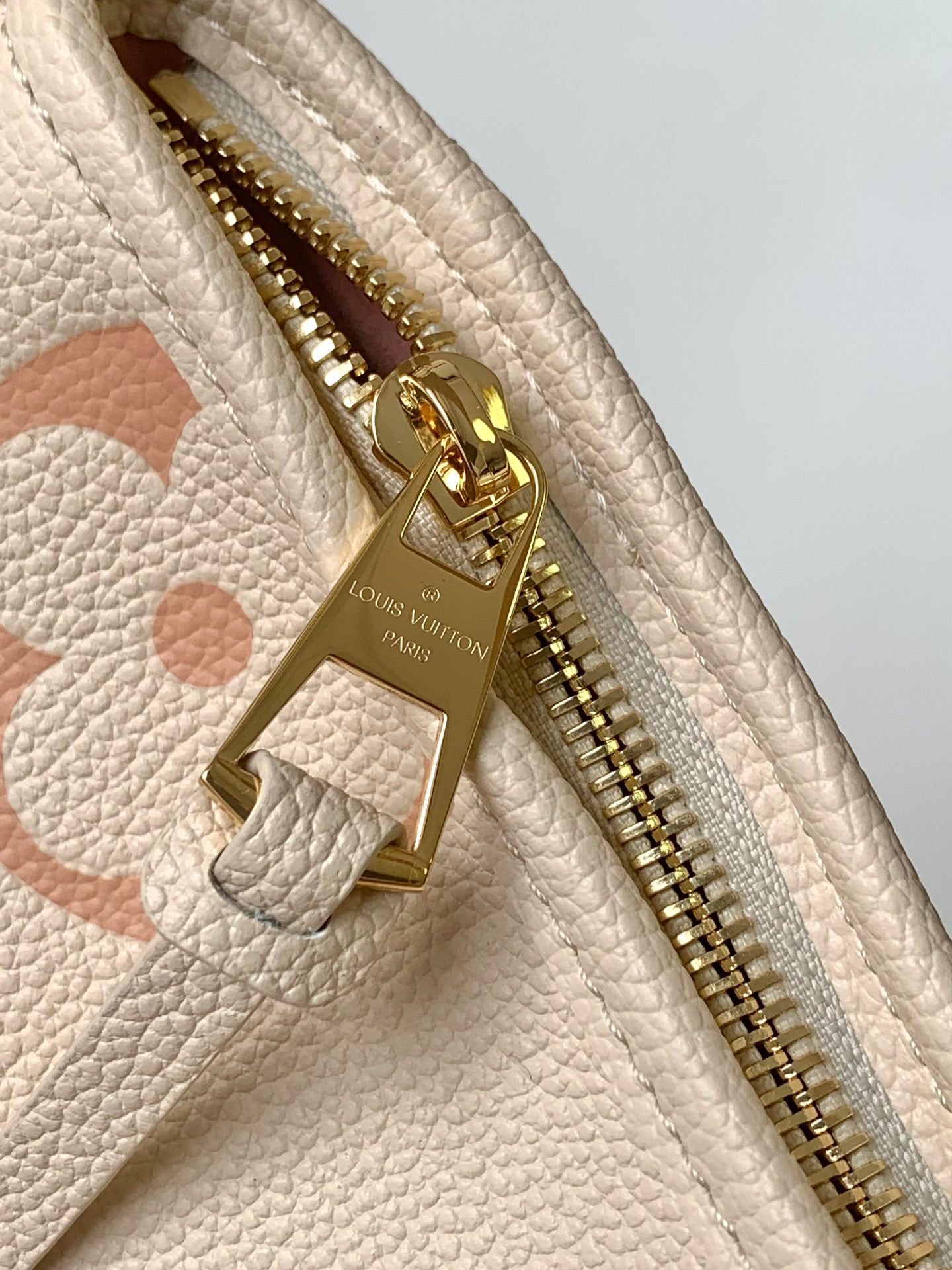Louis Vuitton Elegant Pastel Pink Floral Monogram Shoulder Handbag