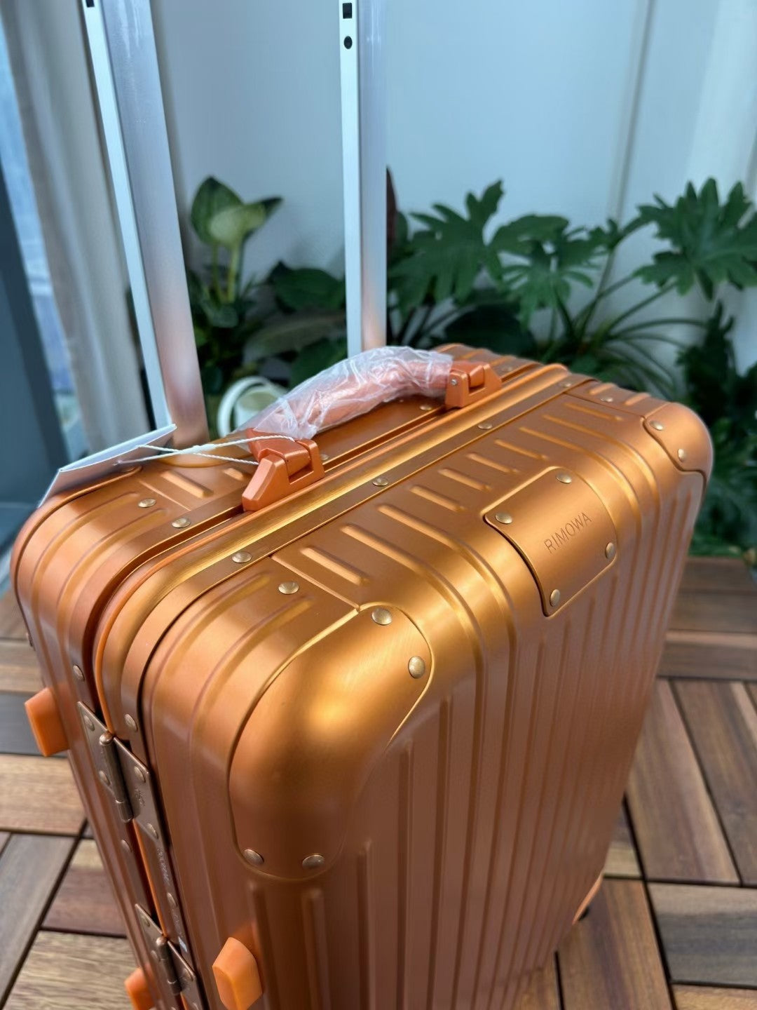 Orange Grooved Hard Shell Spinner Suitcase Travel Luggage
