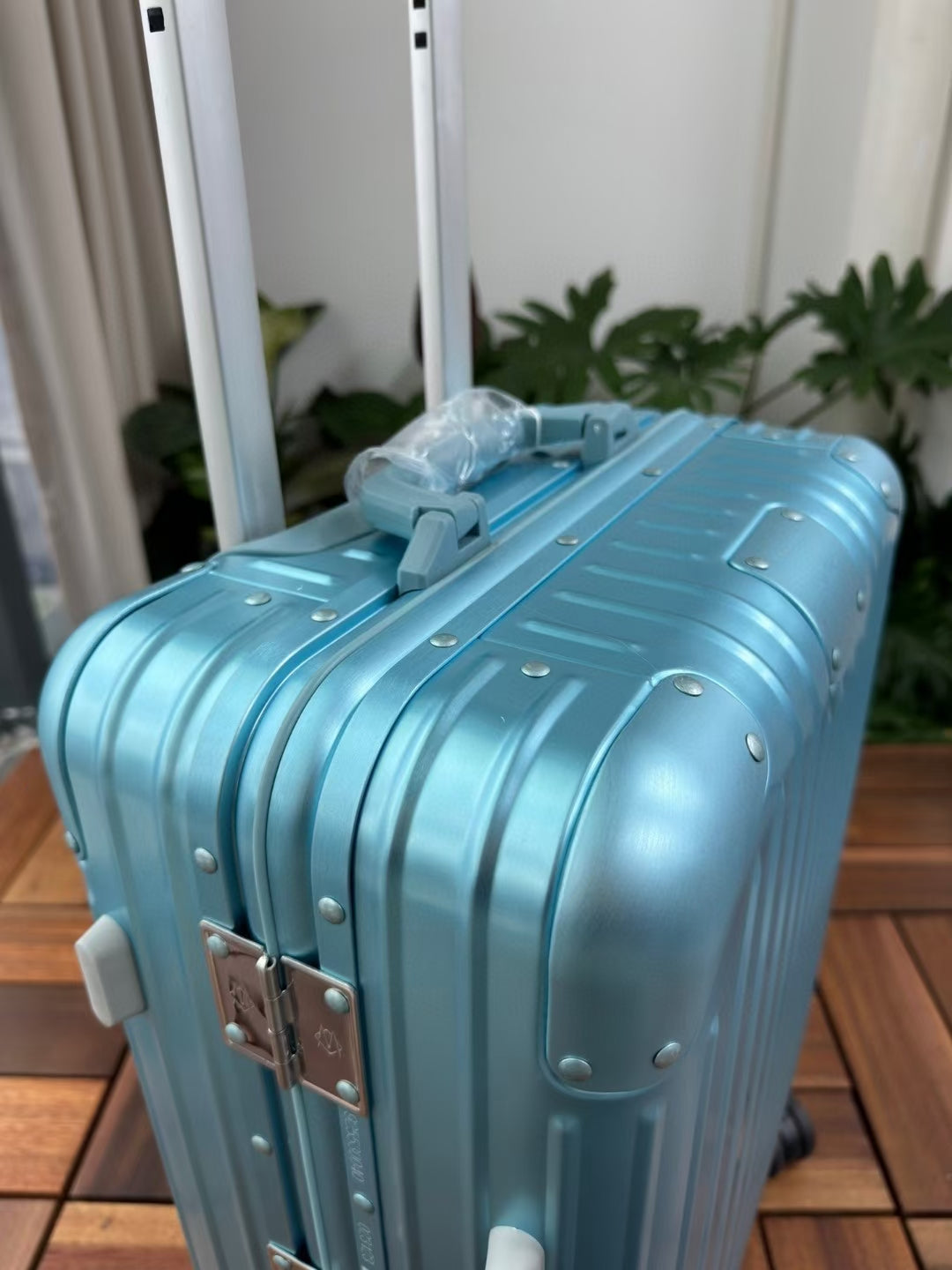 Light Blue Hardshell Spinner Suitcase Carry-On Travel Luggage