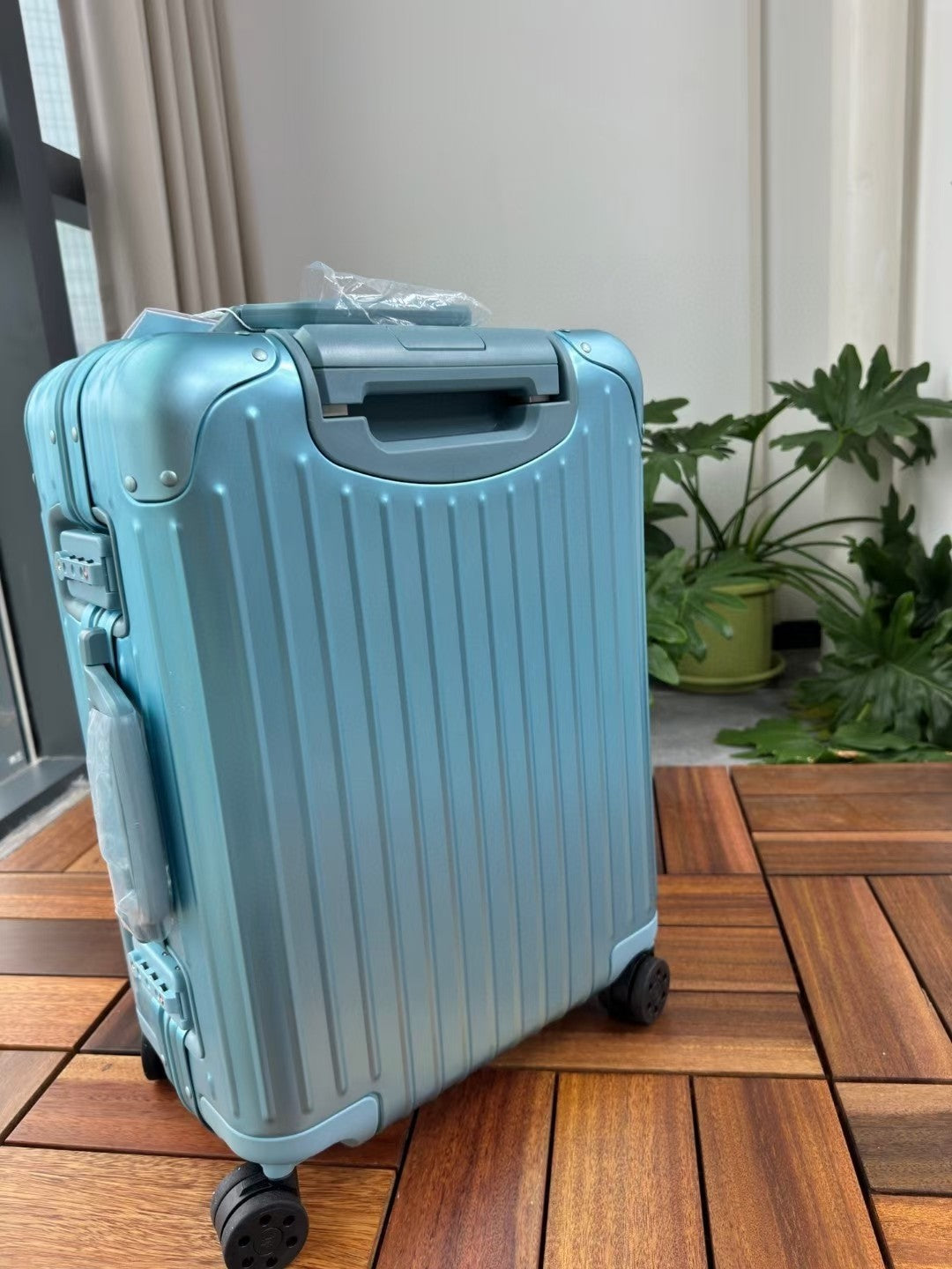 Light Blue Hardshell Spinner Suitcase Carry-On Travel Luggage