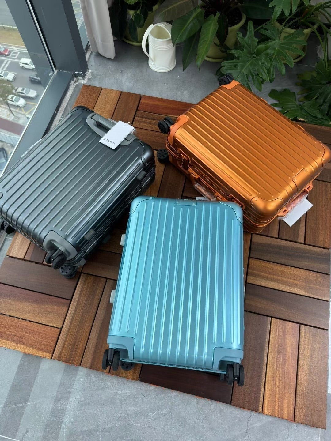 Premium Metallic Hard Shell Spinner Luggage Travel Suitcase