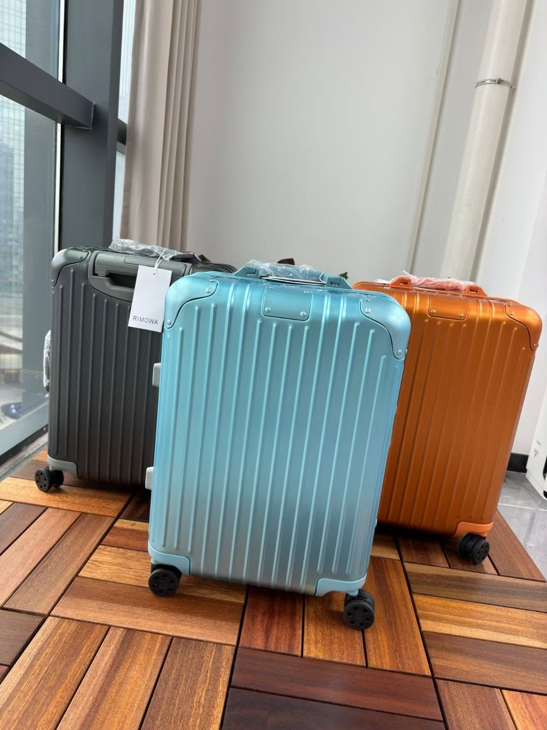 Premium Metallic Hard Shell Spinner Luggage Travel Suitcase
