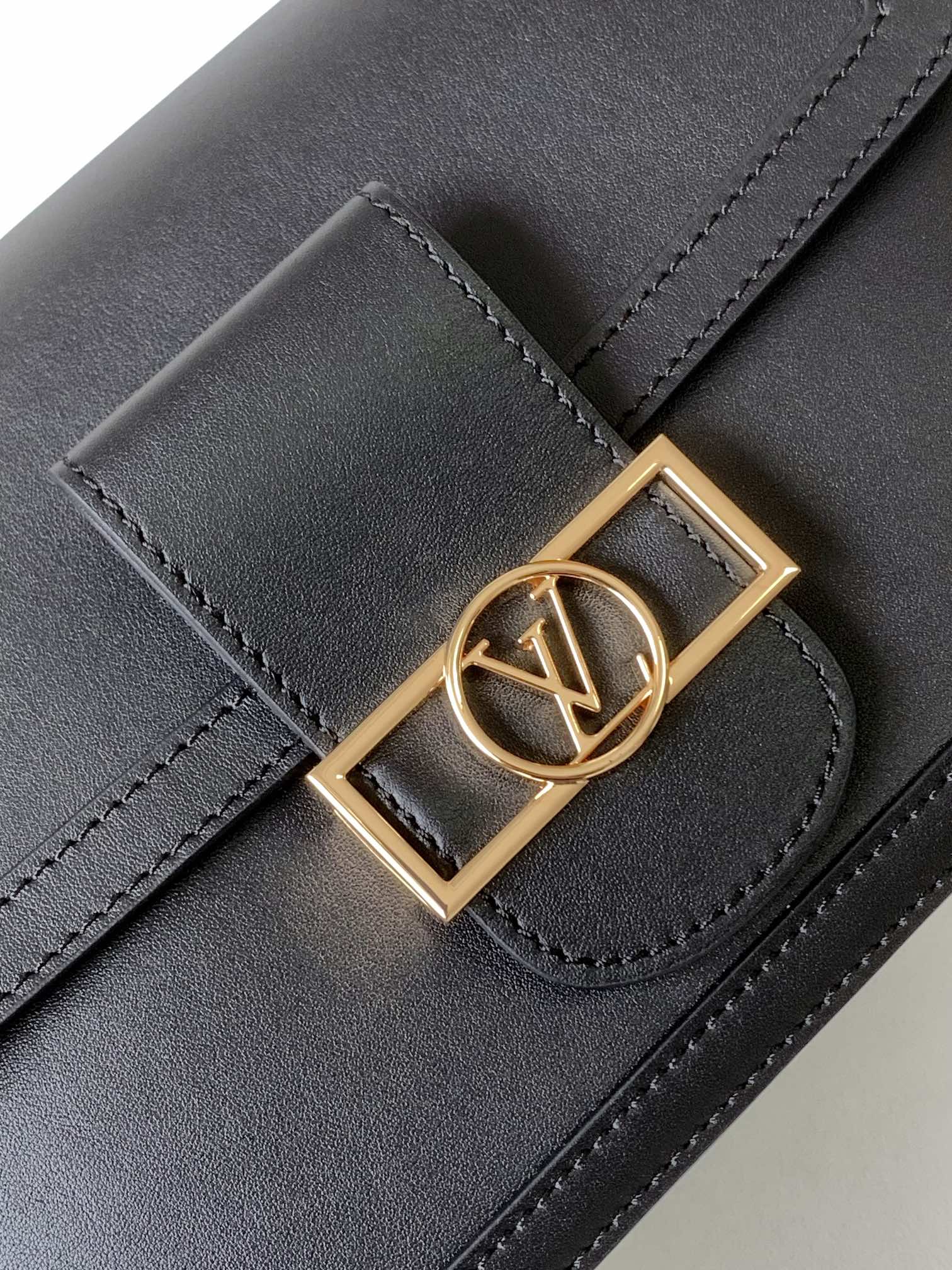 Women's Elegant Black Faux Leather Crossbody Bag with Gold Chain Detail