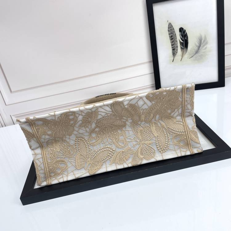 Dior Elegant Beige Canvas Tote Bag with White Lace Embroidery