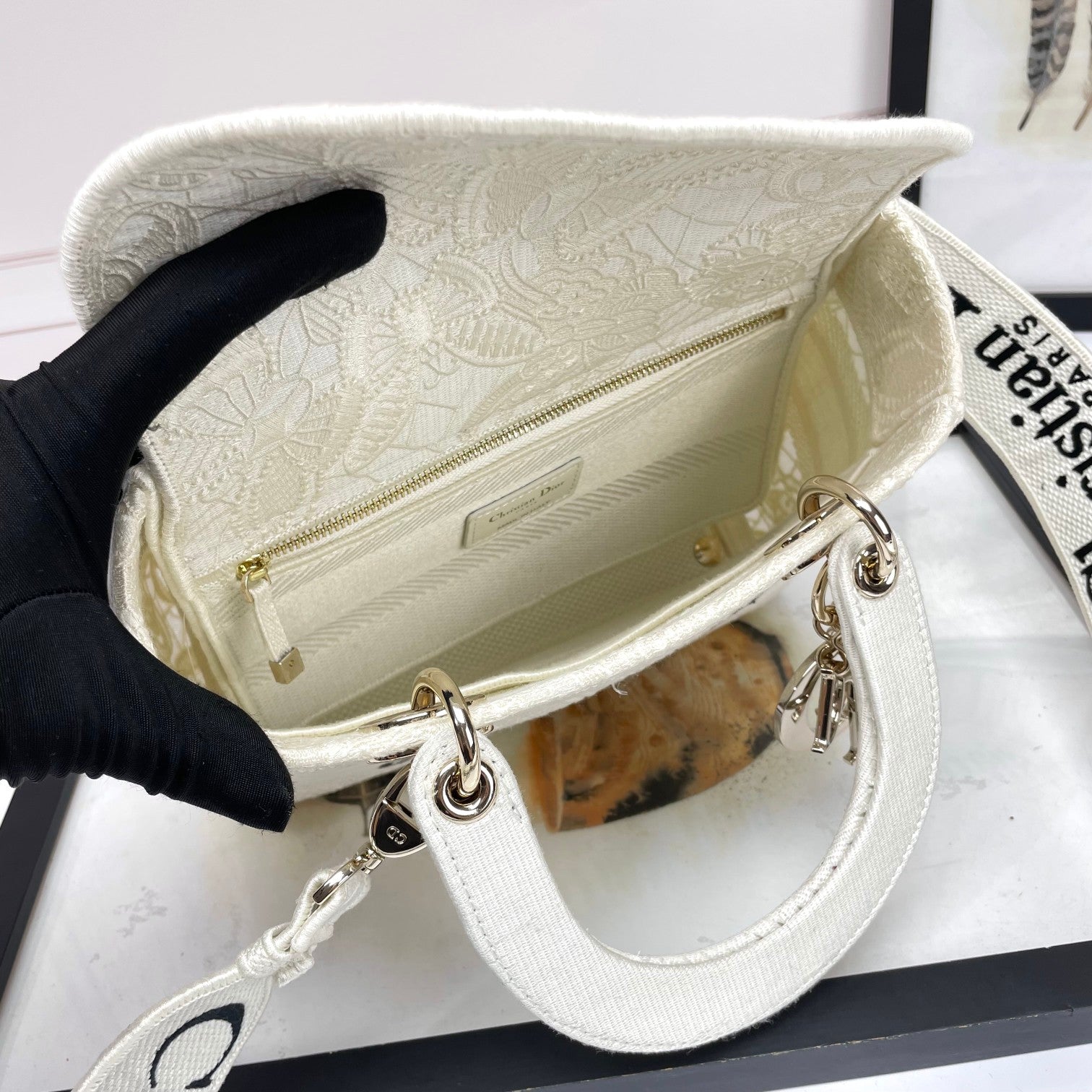 Christian Dior White Embroidered Medium Lady D-Lite Bag