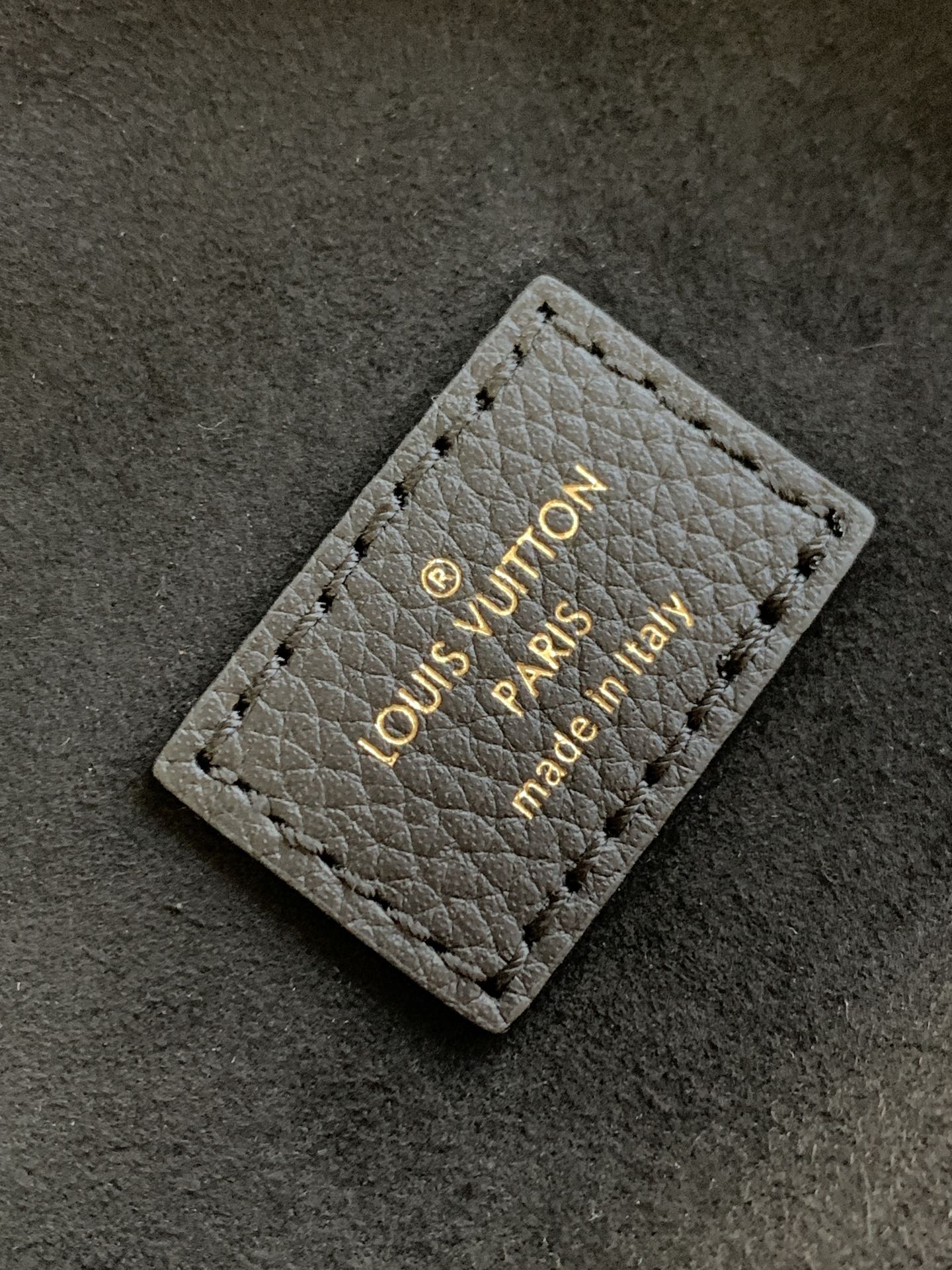 Louis Vuitton Luxury Black Embossed Leather Vanity Case Handbag with Strap