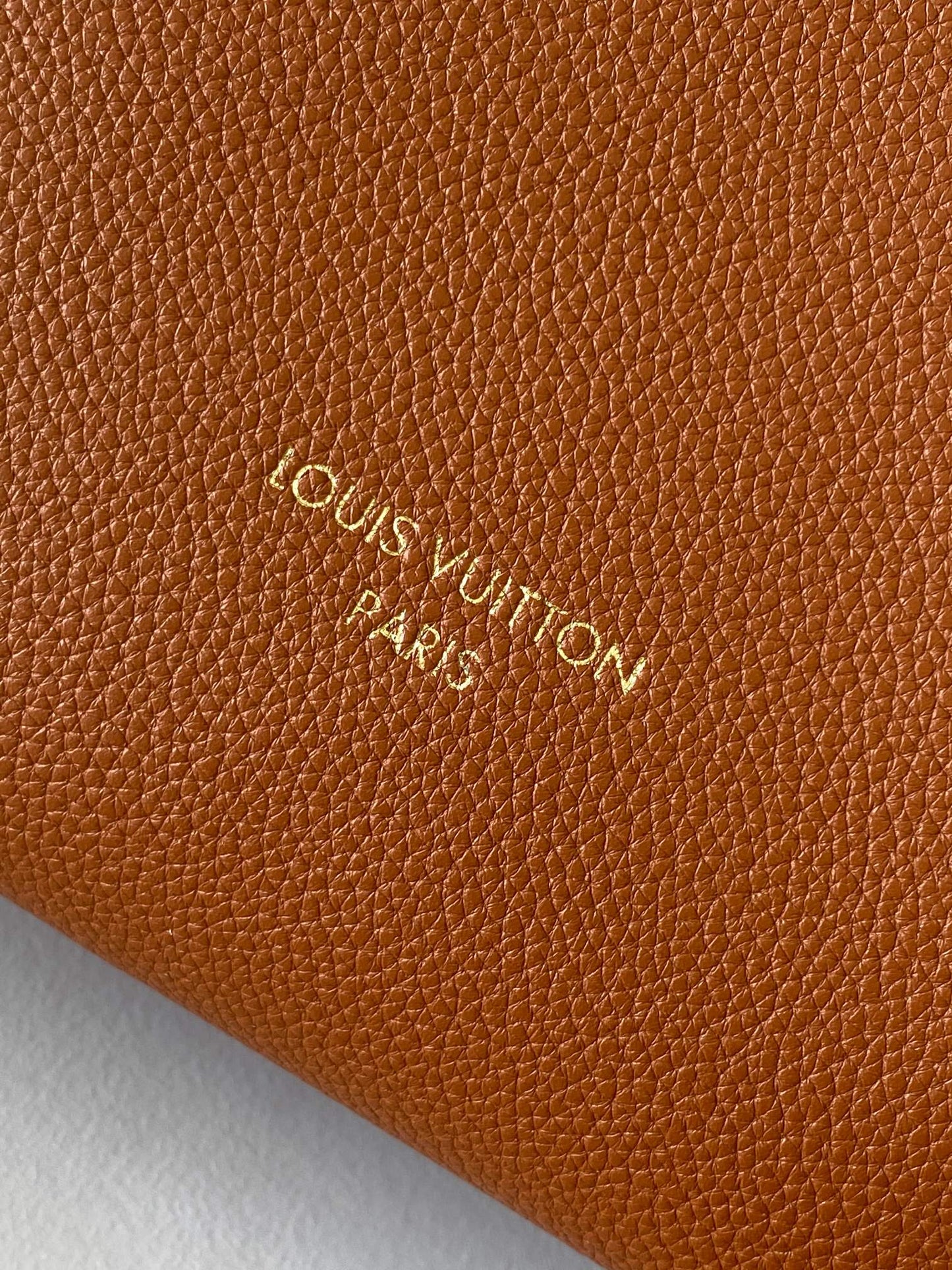 Saint Laurent Le 5 à 7 Supple Large Brown Grained Leather Shoulder Bag