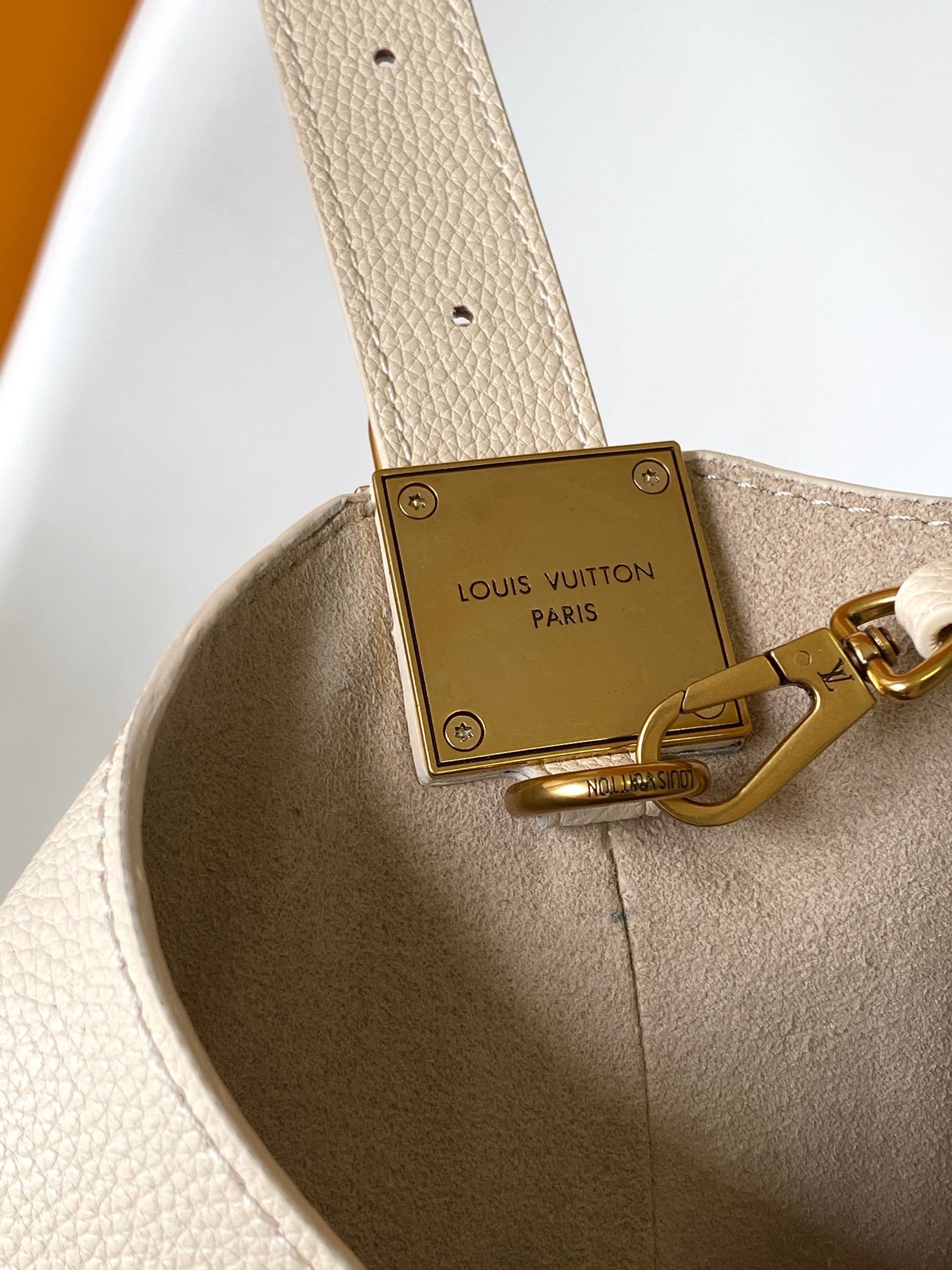 Louis Vuitton Minimalist Beige Leather Hobo Bag Slouchy Shoulder Tote