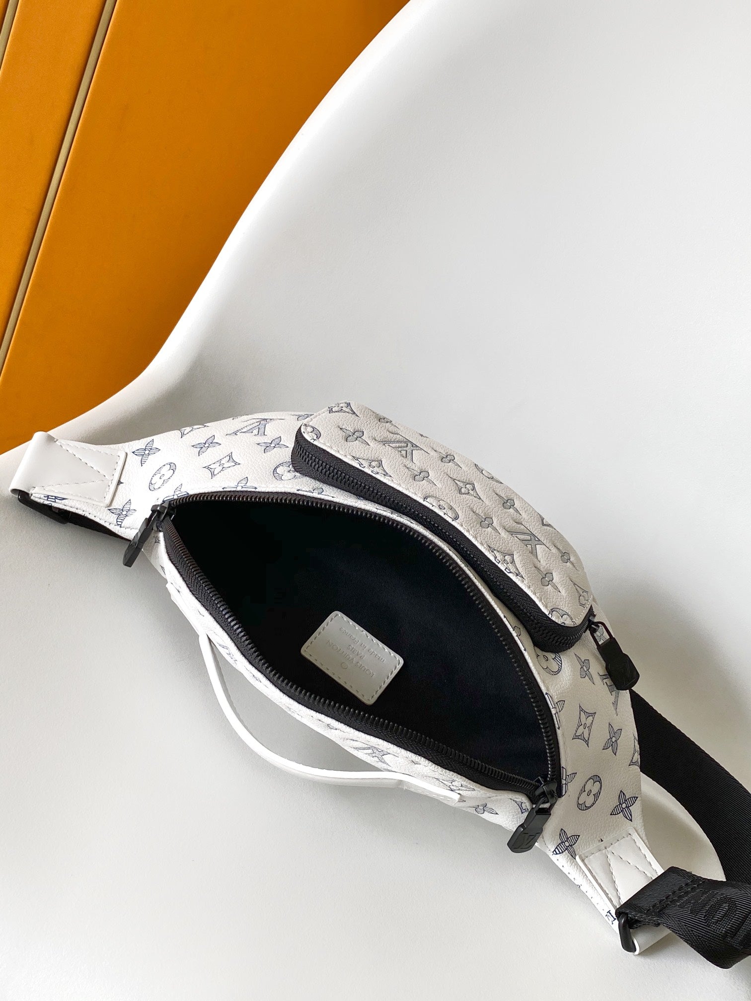 Louis Vuitton White Monogram Pattern Luxury Unisex Waist Bag Fanny Pack