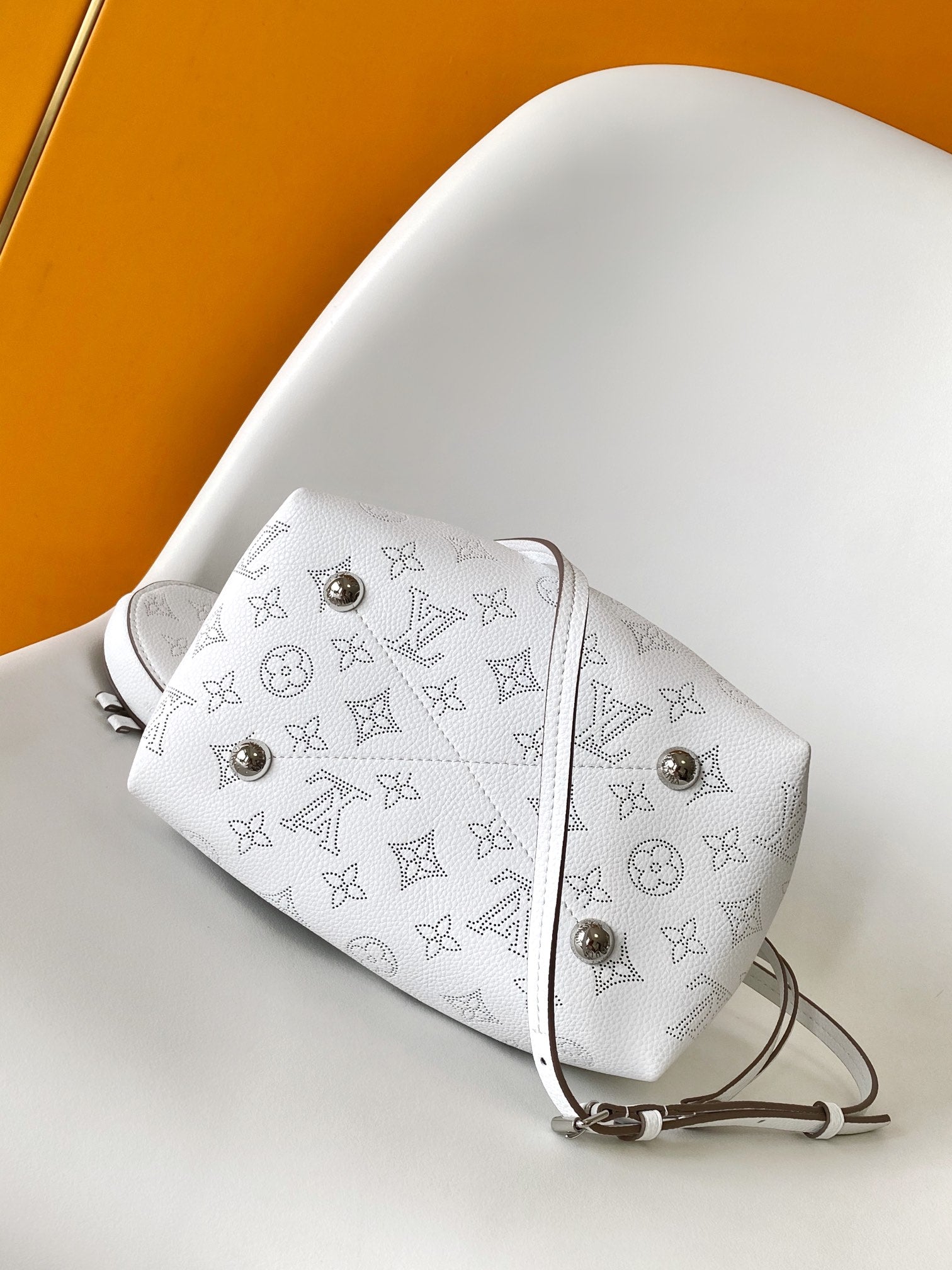 Louis Vuitton White and Blue Monogram Leather Drawstring Bucket Bag with Chain