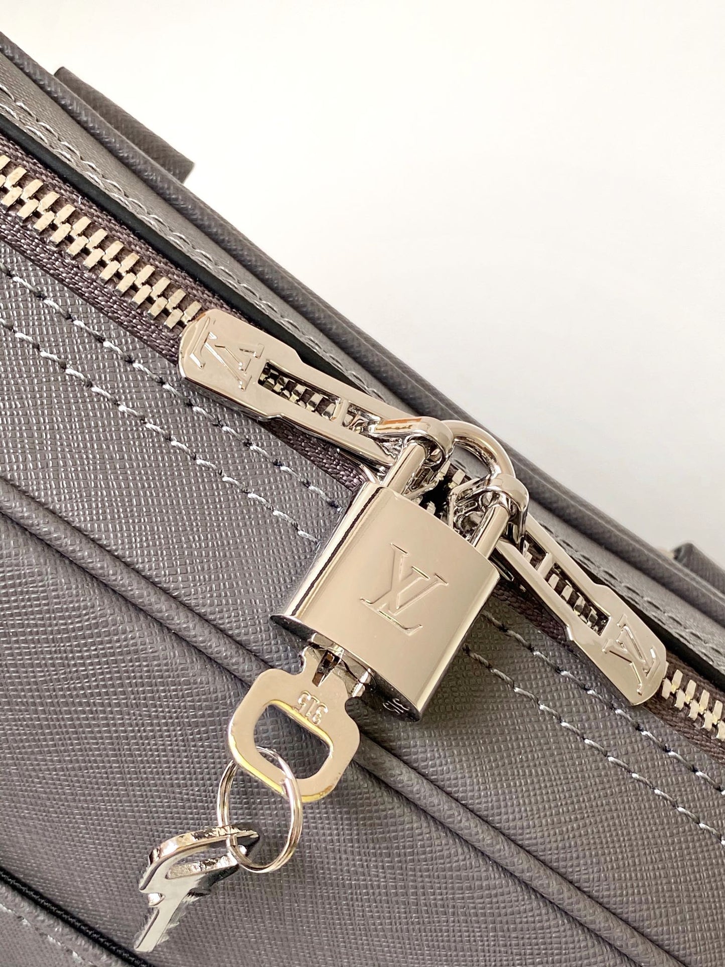 Louis Vuitton Professional Grey Leather Laptop Briefcase with Shoulder Strap