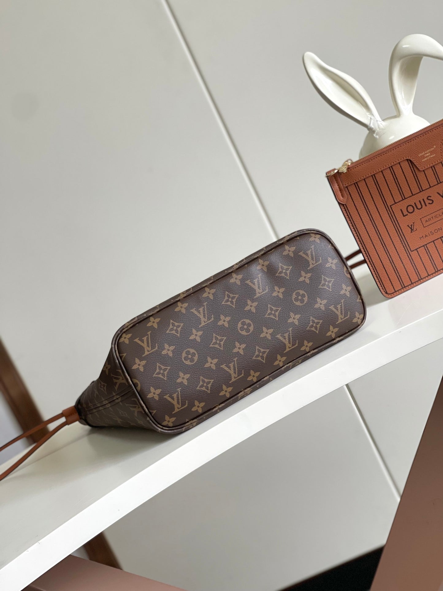 Louis Vuitton Classic Brown Leather Tote Bag Minimalist Shoulder Handbag