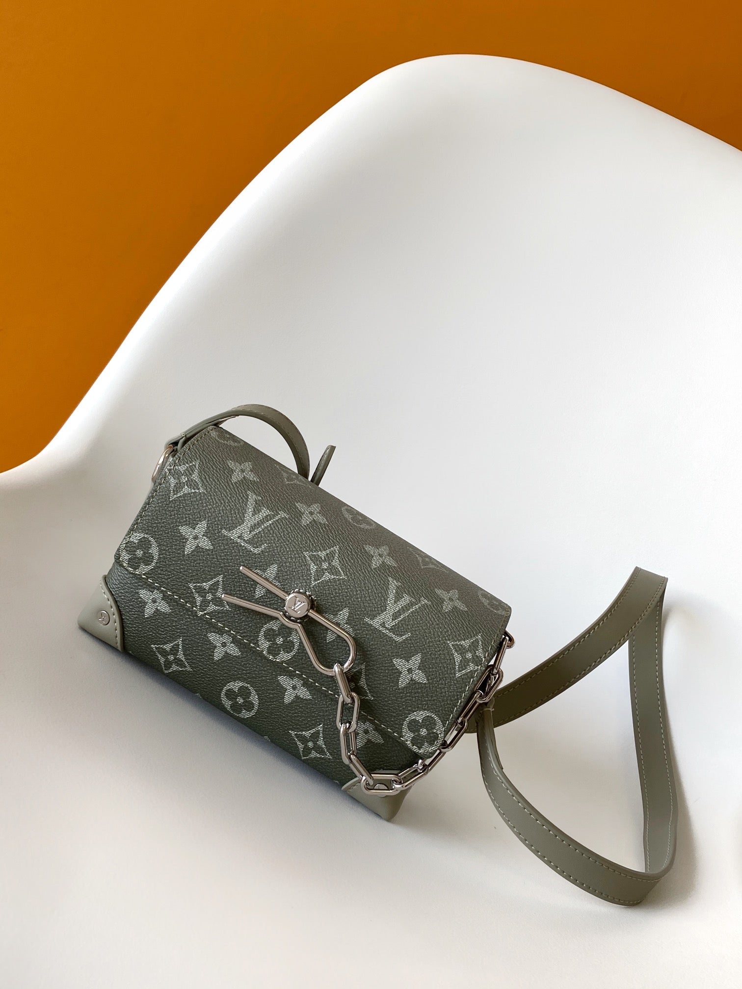 Louis Vuitton Monogram Gradient Steamer Wearable Wallet - Grey/Black