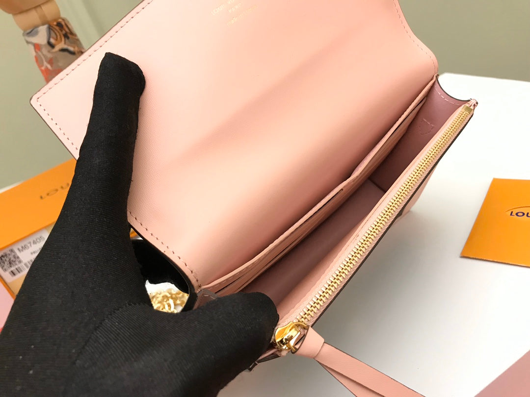 Louis Vuitton Elegant Monogram Canvas Chain Crossbody Bag with Pink Leather Trim