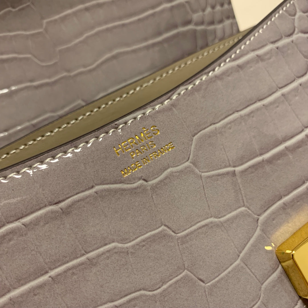 Luxury Grey Crocodile Pattern Handbag with Gold H-Clasp - Elegant Mini Crossbody Bag