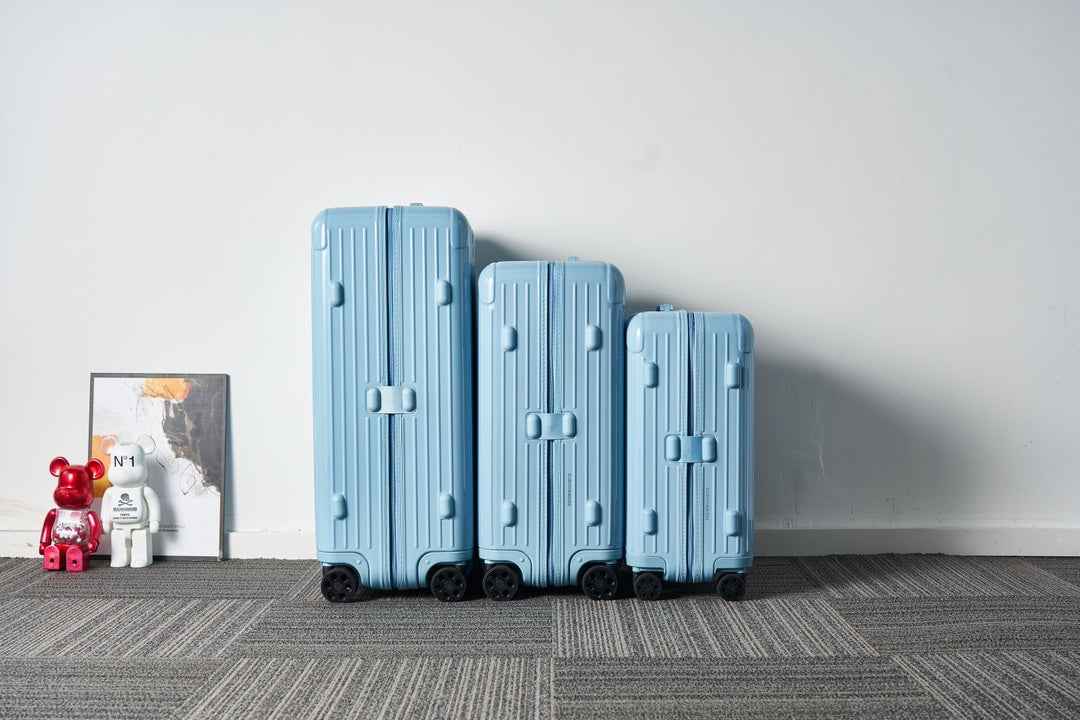 Modern Light Blue Ribbed Hardside Spinner Suitcase Set of 3