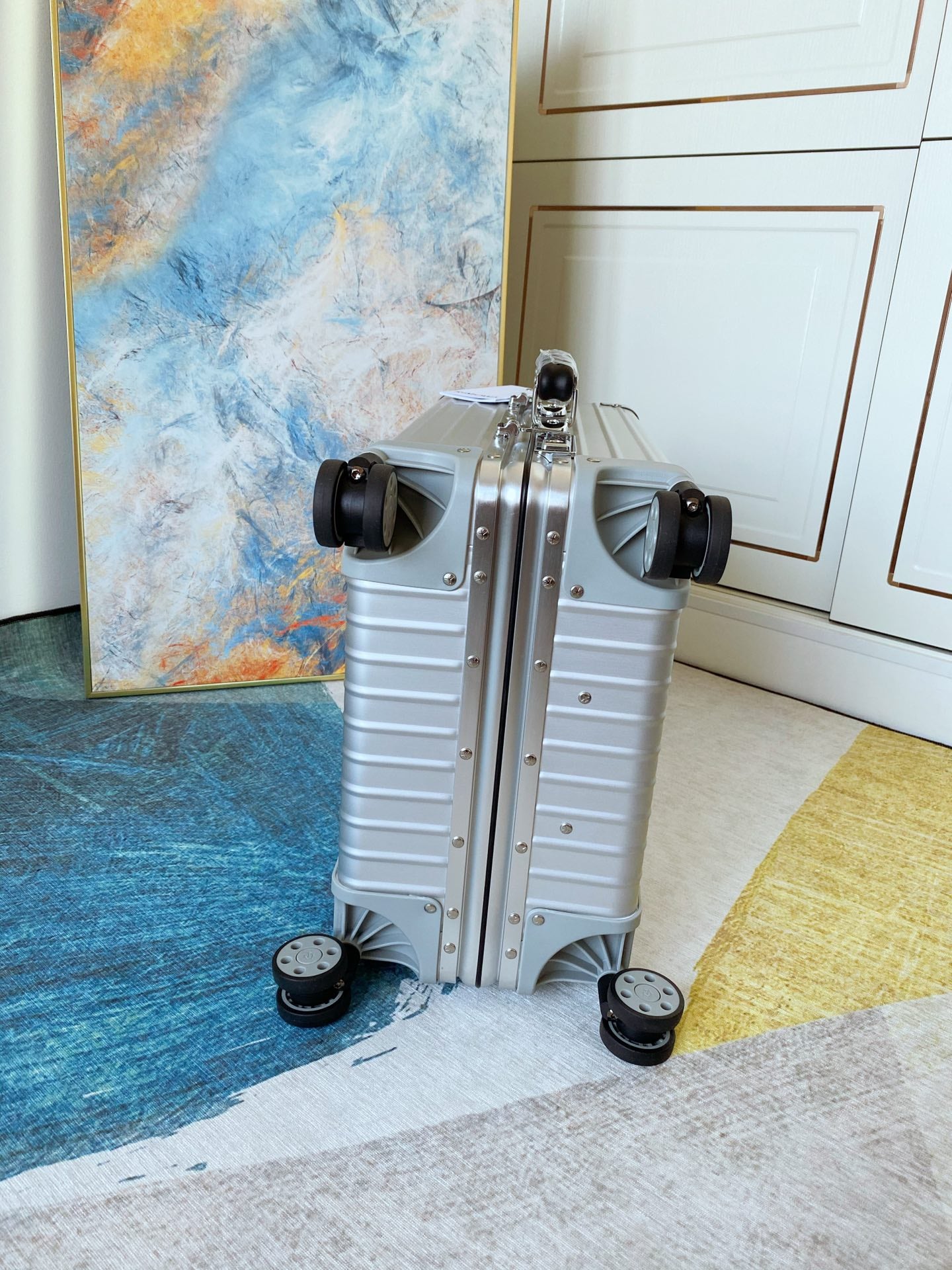 Modern Silver Aluminum Hardshell Carry-On Spinner Luggage Suitcase