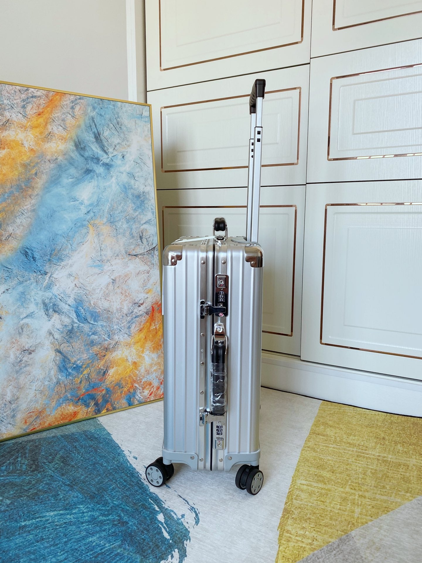 Modern Silver Aluminum Hardshell Carry-On Spinner Luggage Suitcase