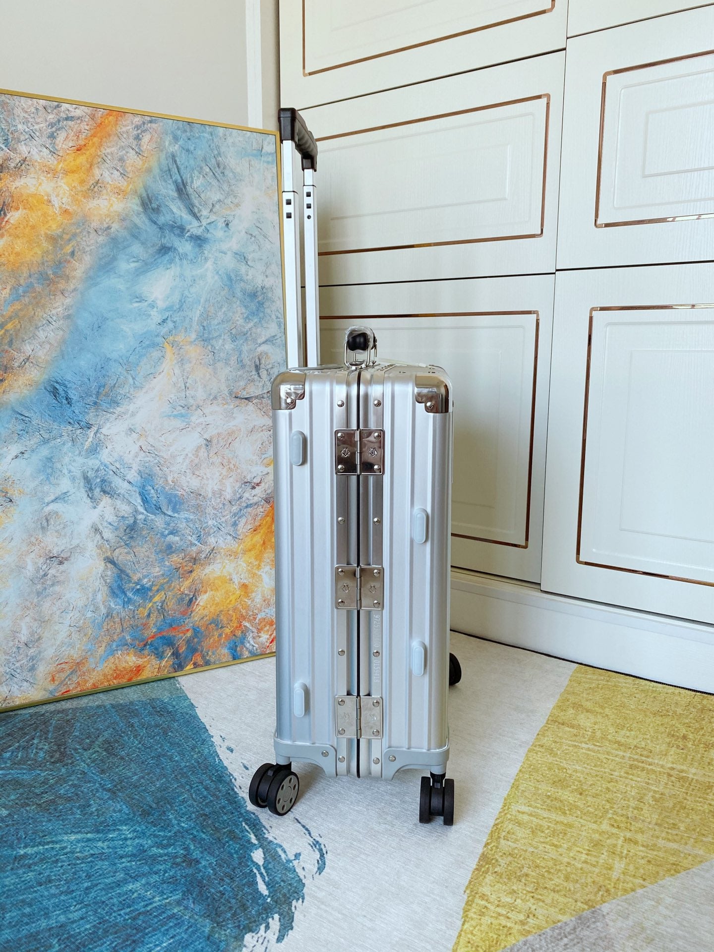 Modern Silver Aluminum Hardshell Carry-On Spinner Luggage Suitcase