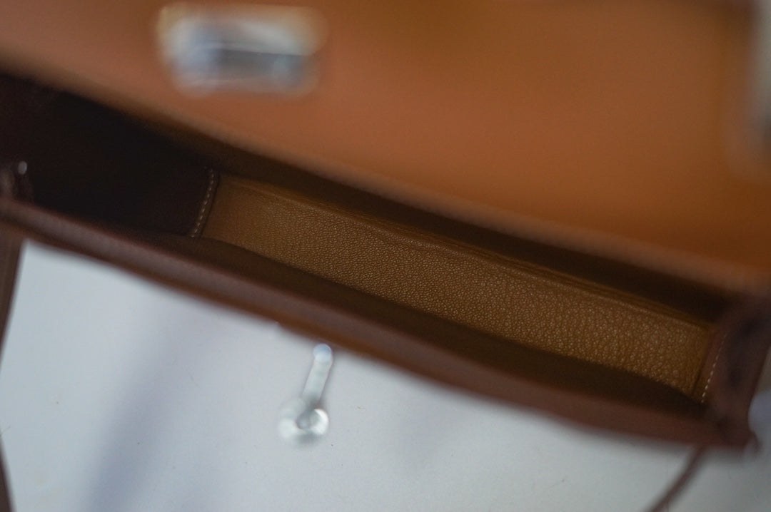 Hermès Kelly Classic Wallet in Gold Epsom Leather with Palladium Hardware