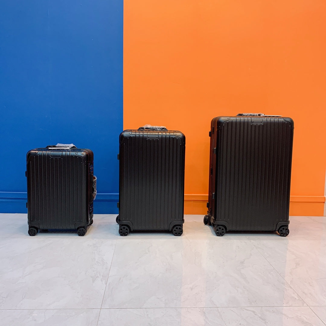 Sleek Black Ribbed Hardshell Spinner Suitcase 3-Piece Set