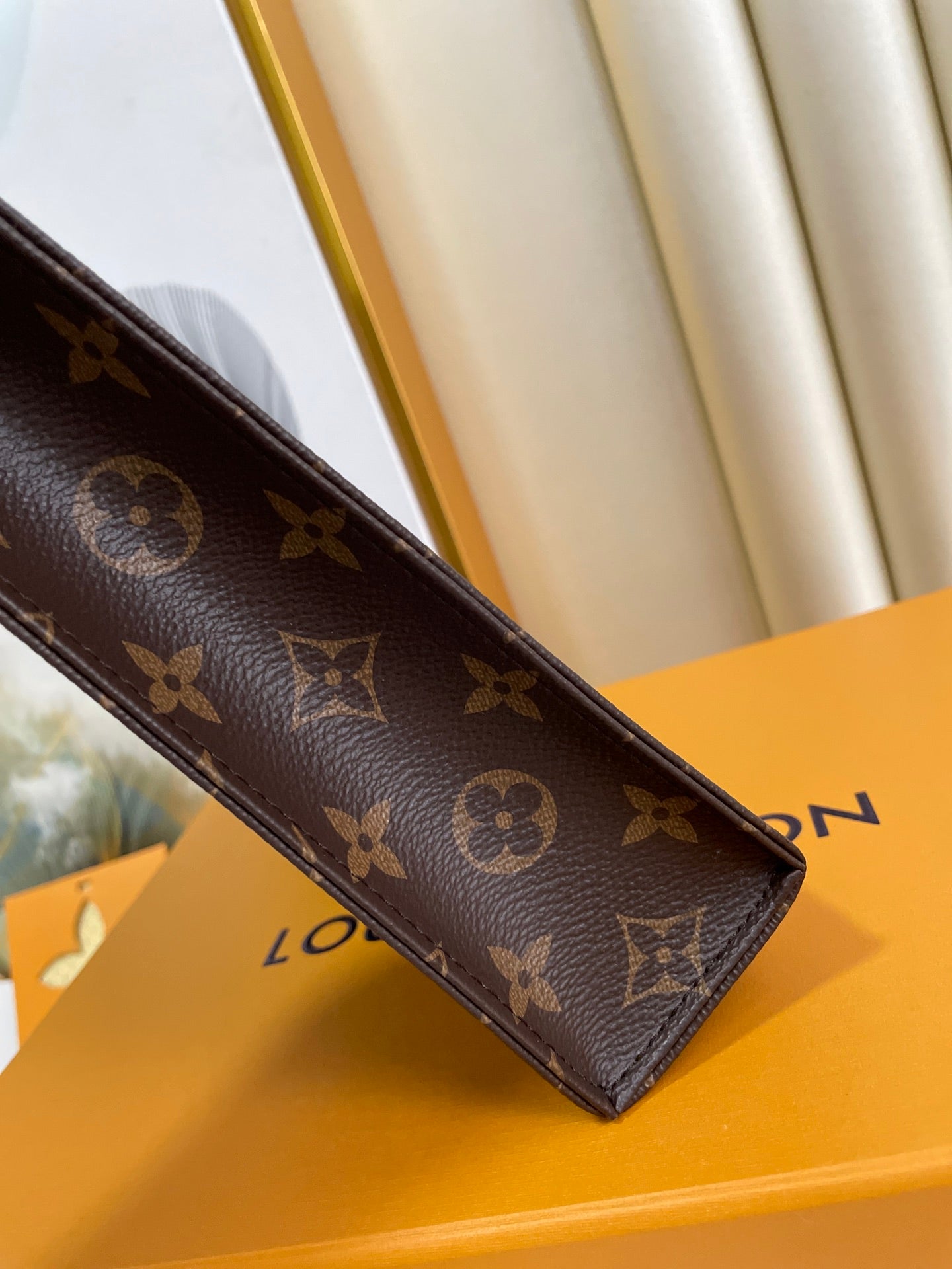 Louis Vuitton Classic Brown Monogram Canvas Toiletry Pouch Zippered Clutch Bag