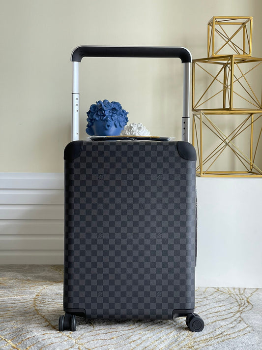 Grey and Black Checkered Hardside Spinner Luggage Suitcase