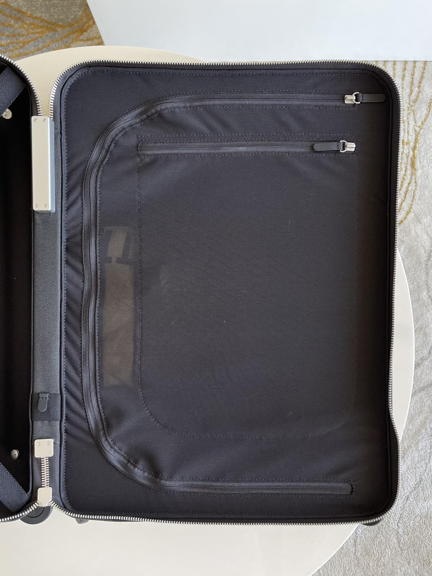 Grey and Black Checkered Hardside Spinner Luggage Suitcase