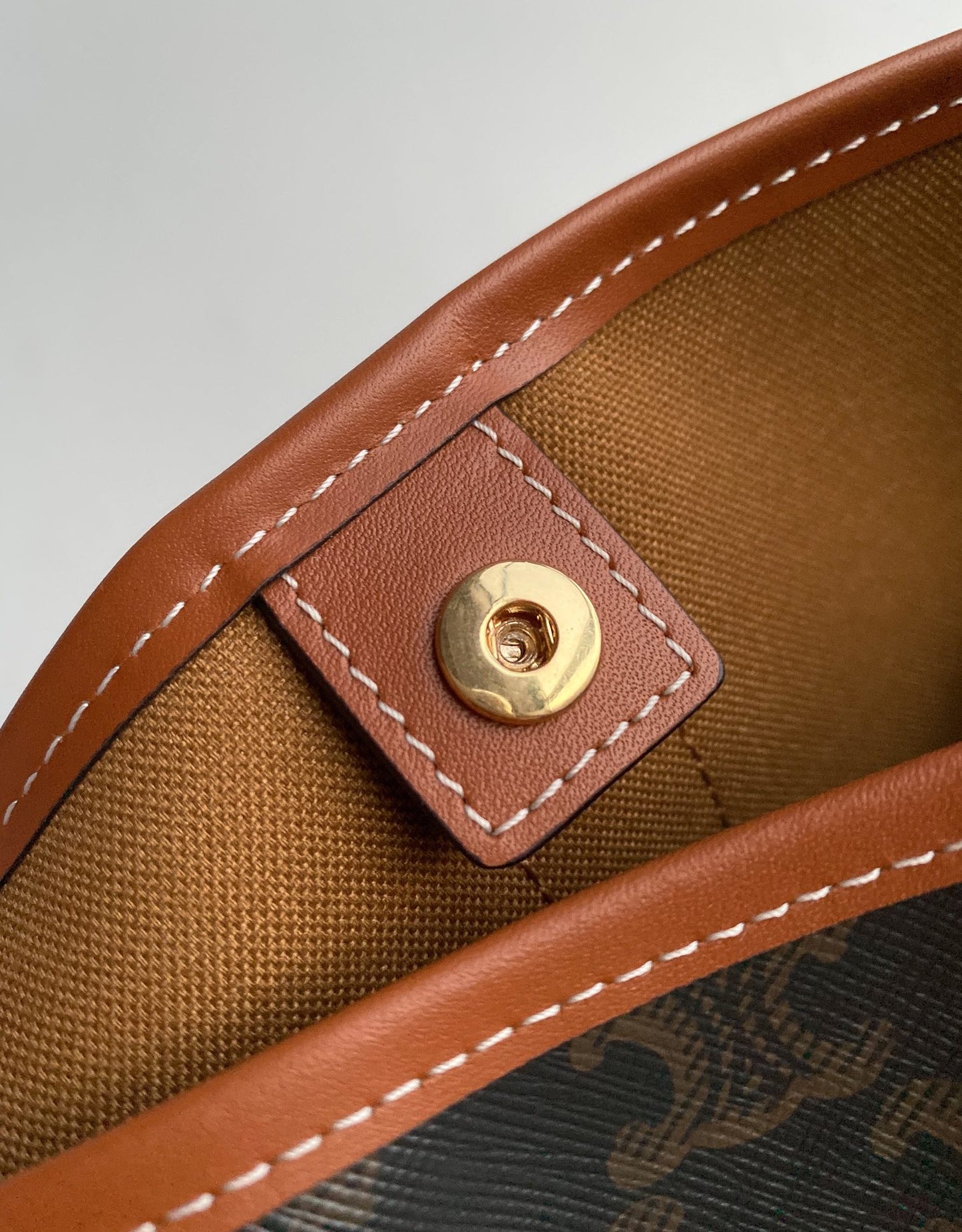 Celine Small Bucket Bag in Triomphe Canvas and Calfskin - Tan