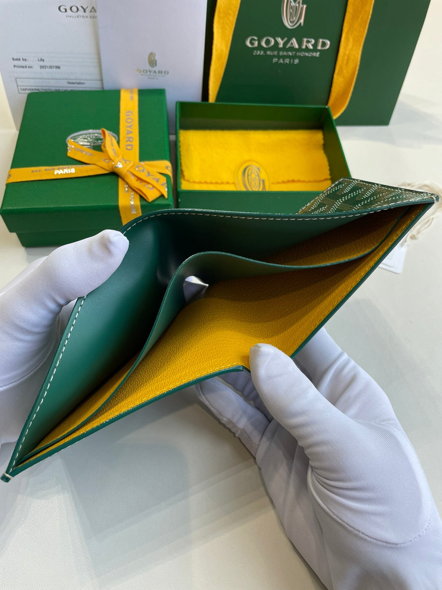 Gogy Classic Green Chevron Pattern Leather Bifold Wallet