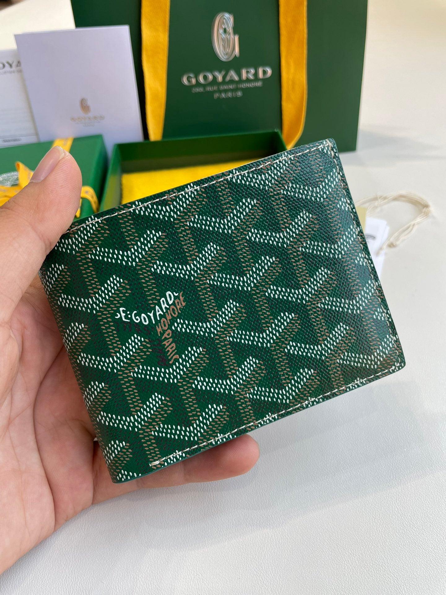 Gogy Classic Green Chevron Pattern Leather Bifold Wallet
