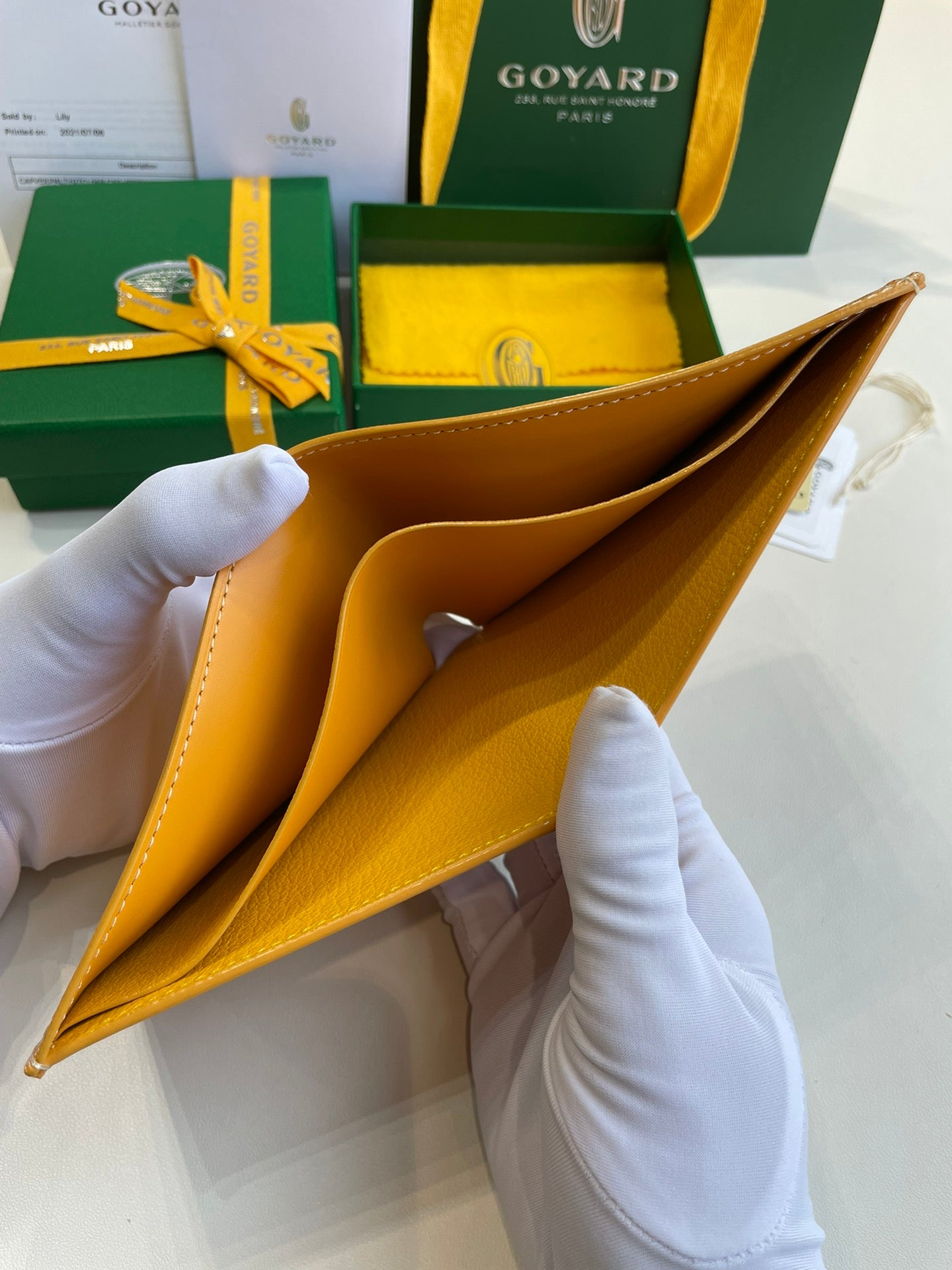 Gogy Luxury Yellow Geometric Chevron Pattern Bifold Wallet