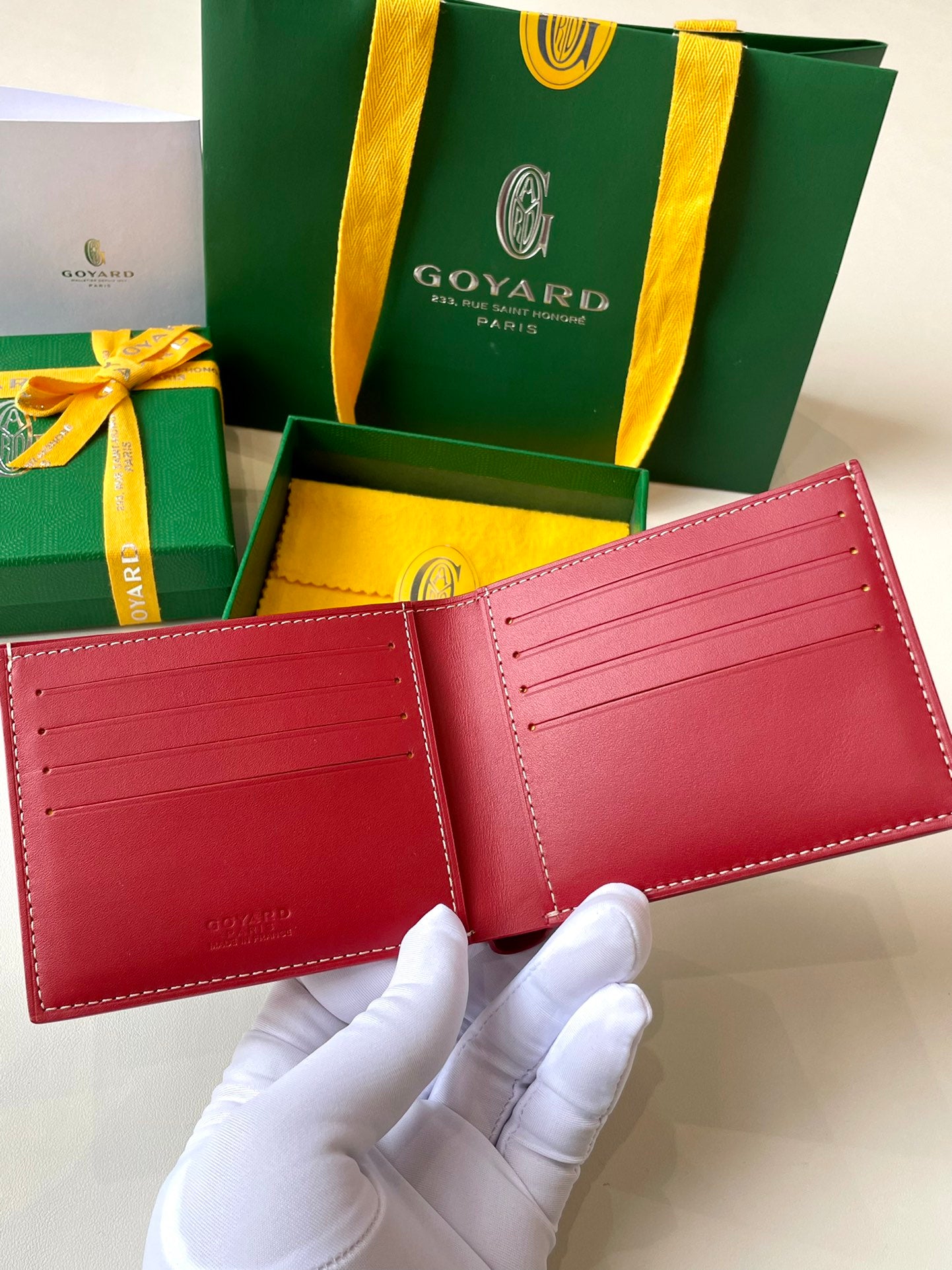 Gogy Red Chevron Pattern Men's Bifold Leather Wallet with Gift Box