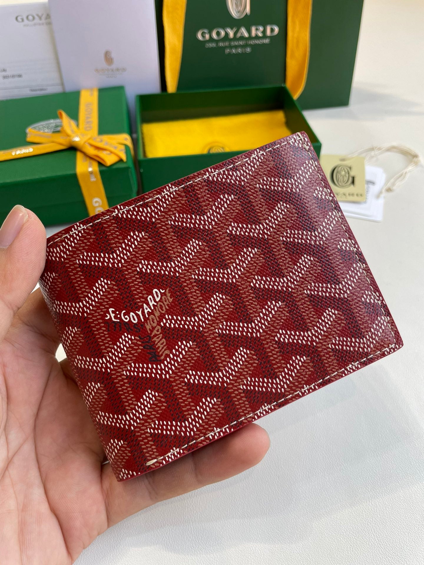 Gogy Red Chevron Pattern Men's Bifold Leather Wallet with Gift Box