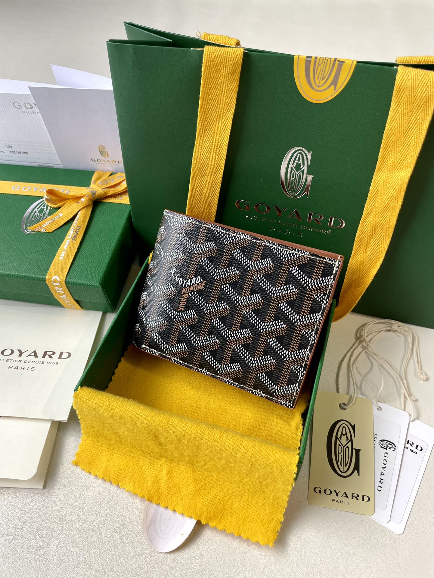 Gogy Luxury Chevron Pattern Bifold Wallet for Men with Gift Box