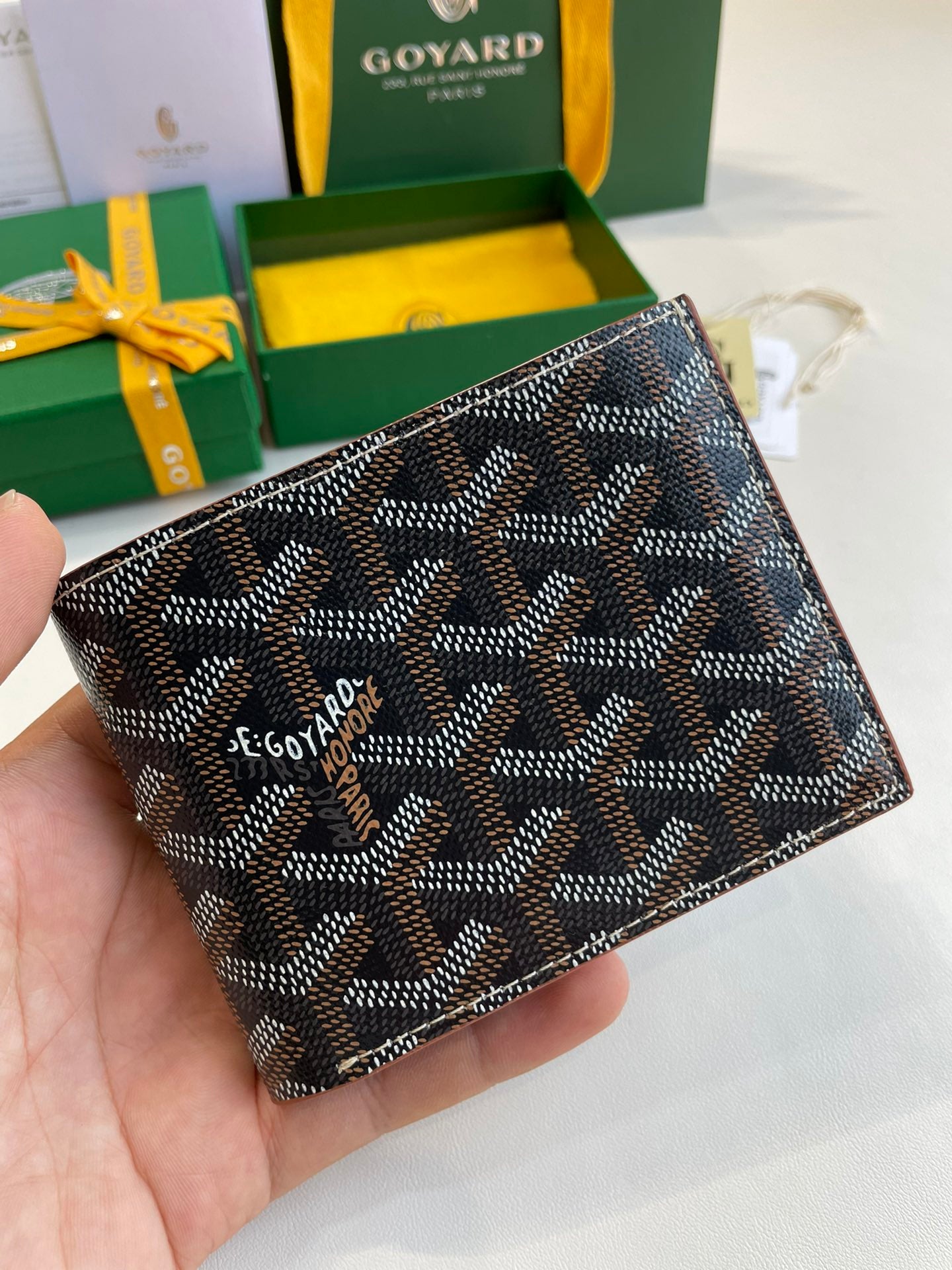 Gogy Luxury Chevron Pattern Bifold Wallet for Men with Gift Box
