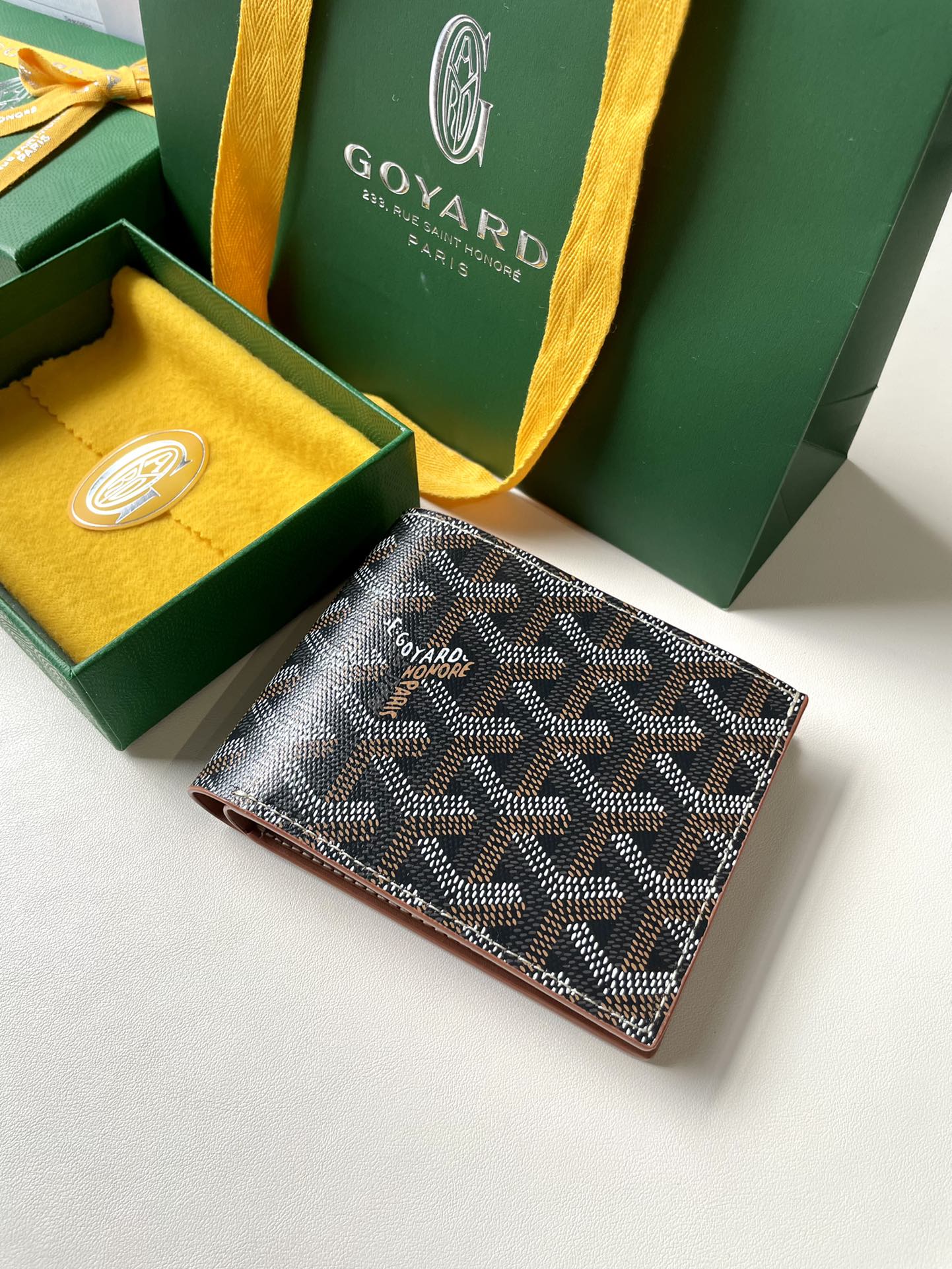 Gogy Luxury Chevron Pattern Bifold Wallet for Men with Gift Box