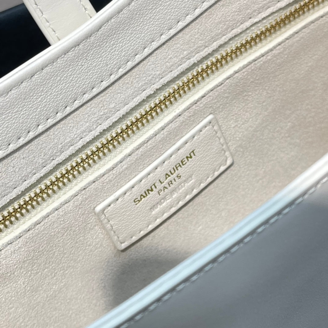 Saint Laurent Le 5 à 7 Small Leather Shoulder Bag in Blanc