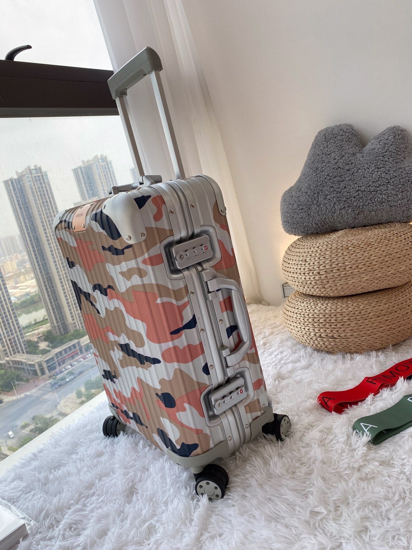 Pink Camo Hard Shell Spinner Suitcase Travel Rolling Luggage