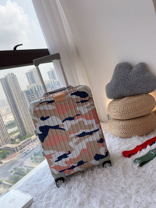 Pink Camo Hard Shell Spinner Suitcase Travel Rolling Luggage