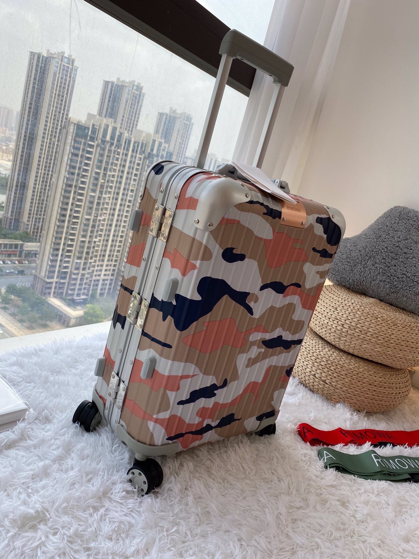 Pink Camo Hard Shell Spinner Suitcase Travel Rolling Luggage