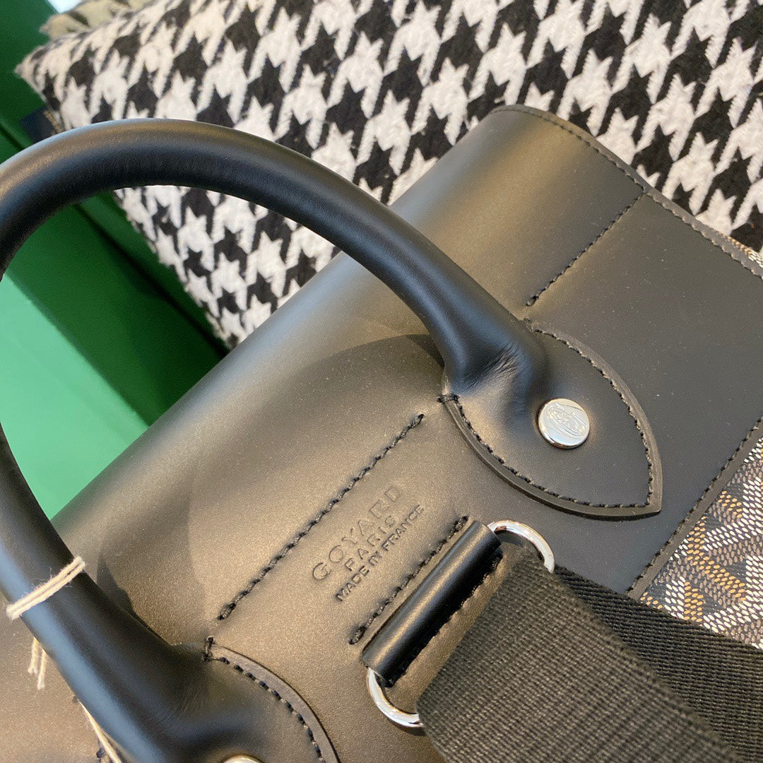 Gogy Classic Chevron Pattern Canvas Backpack with Leather Flap