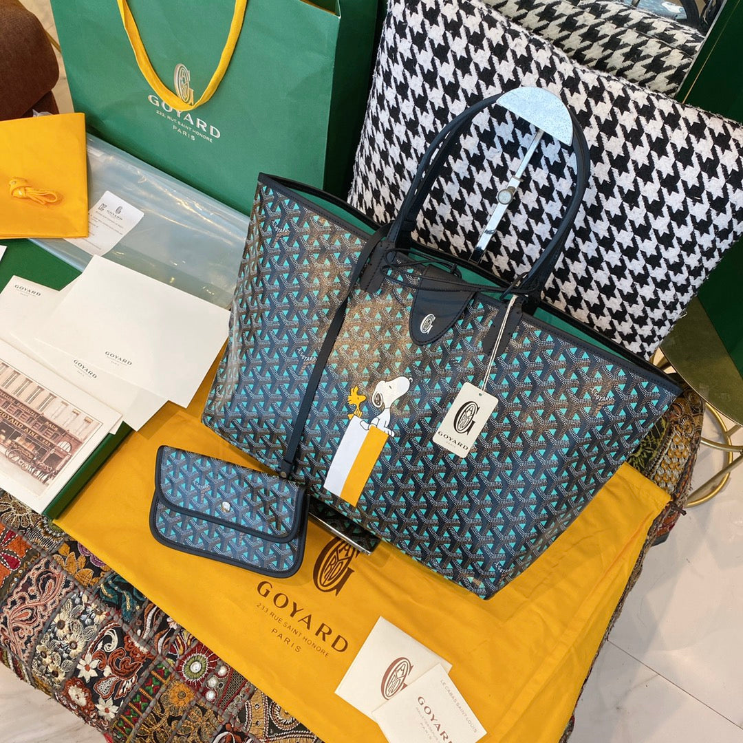 Gogy Blue Chevron Print Canvas Tote Bag and Matching Wristlet Pouch