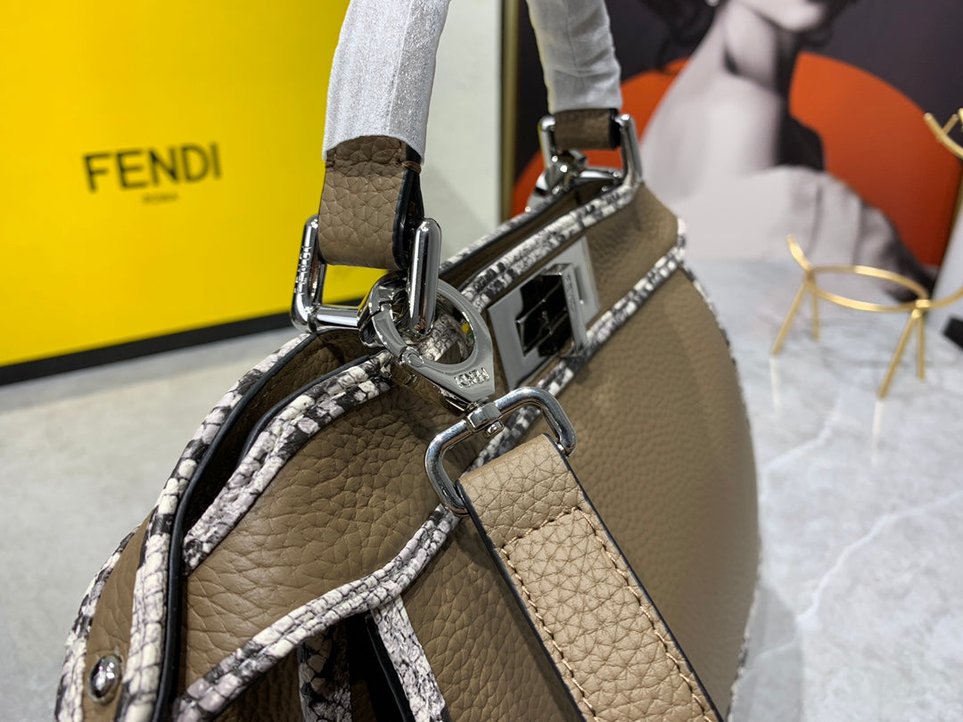 Fendi Peekaboo ISeeU Medium Leather Handbag - Taupe