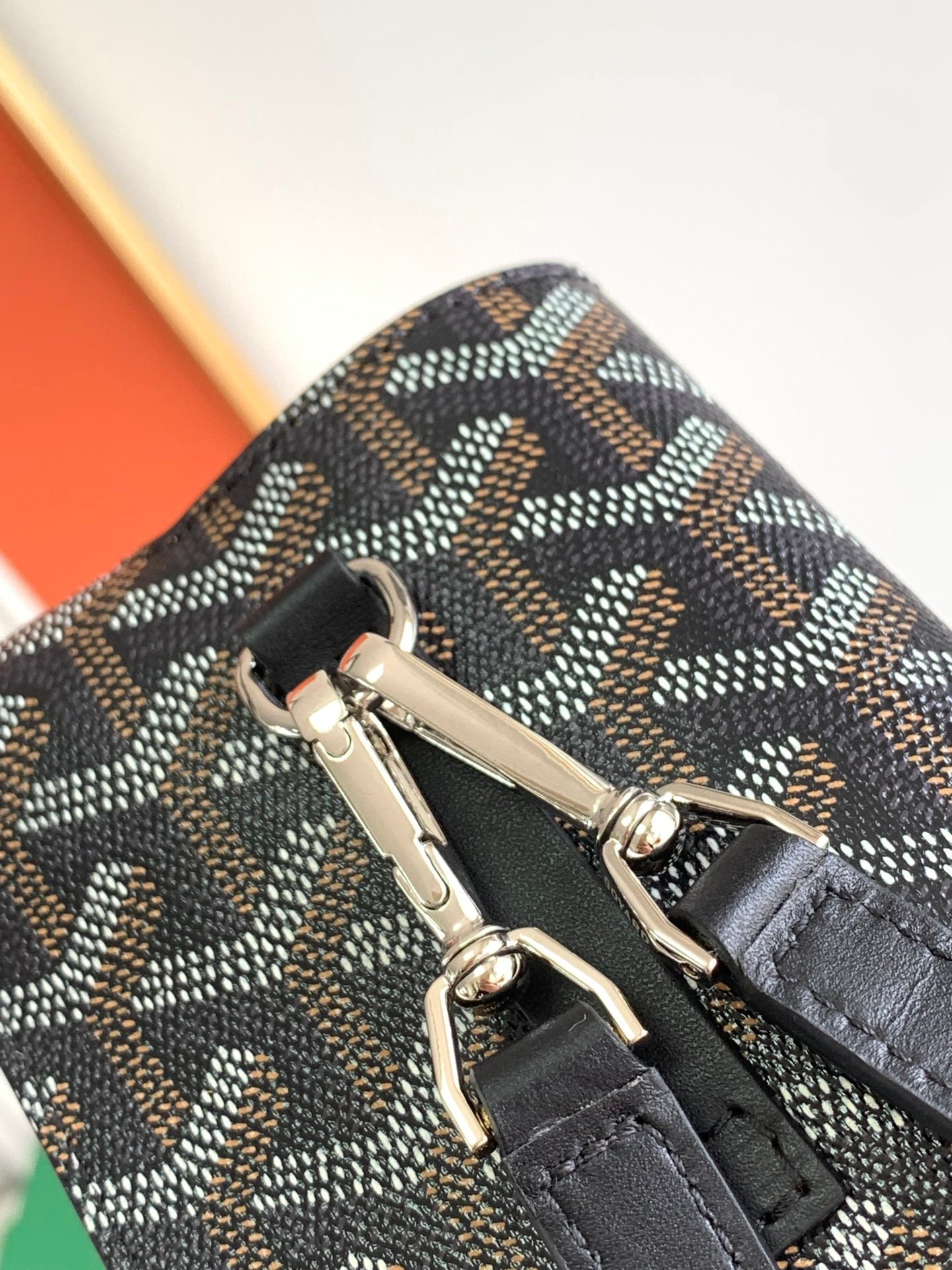 Gogy Black Chevron Pattern Slim Card Holder Wallet with Lanyard Strap